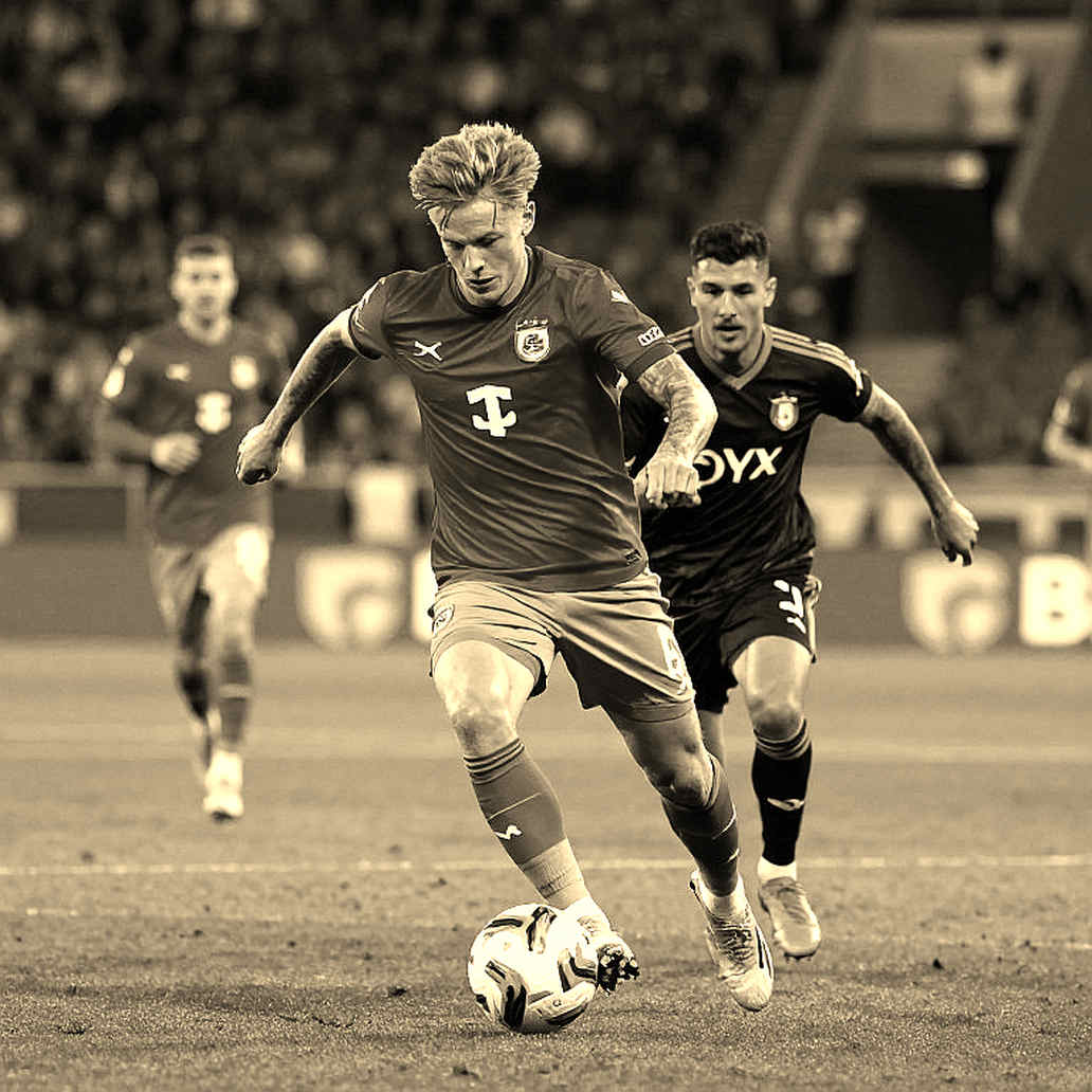 যে মৌসুম এখনো শেষ হয়নি: আইসল্যান্ডের ১৬ গোল, পিএসএসআইয়ের রাডার এবং একটি তারিখের ফাঁদ